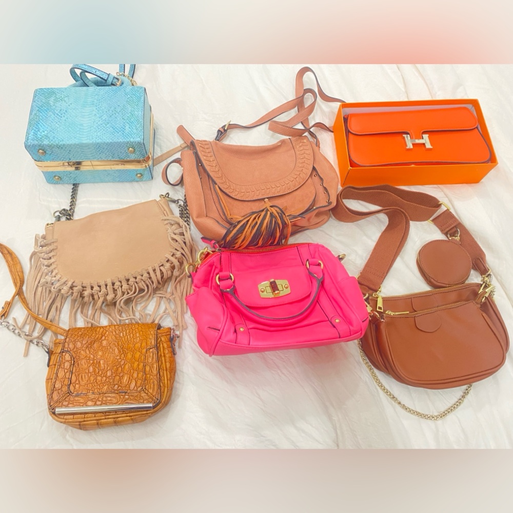🔴SOLD🔴 7 Purses MUST TAKE ALL ITEMS